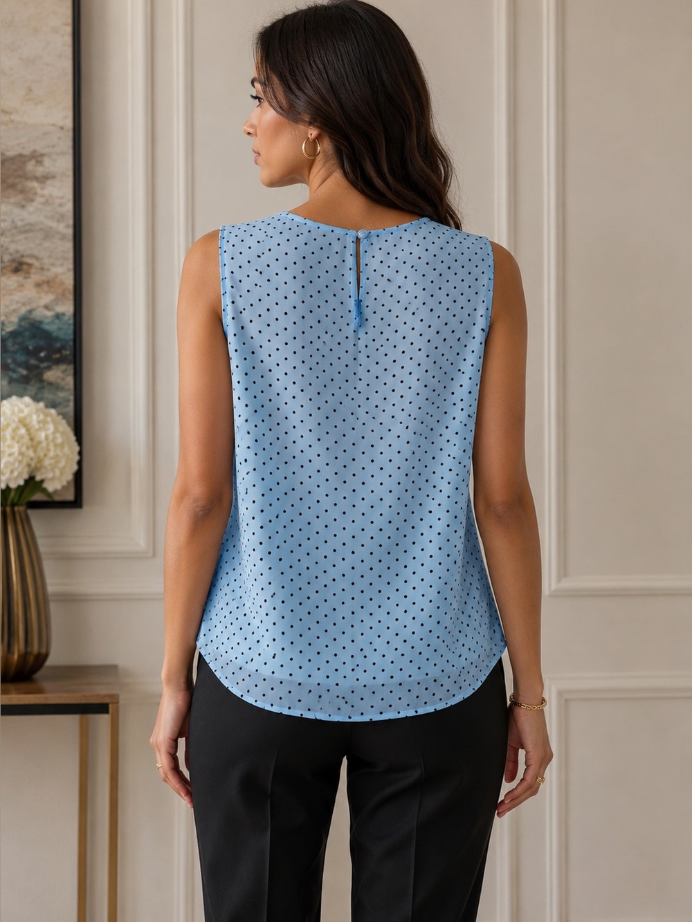 NWOT Cute Polka dot Blouse. - Picture 3 of 9
